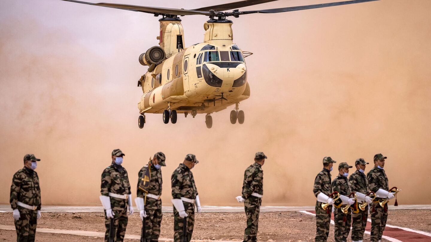 A Royal Moroccan Air Force CH-47 Chinook military helicopter takes off during the second annual "African Lion" military exercise in the Tan-Tan region in southwestern Morocco on June 30, 2022. (Photo by FADEL SENNA / AFP) (Photo by FADEL SENNA/AFP via Getty Images)